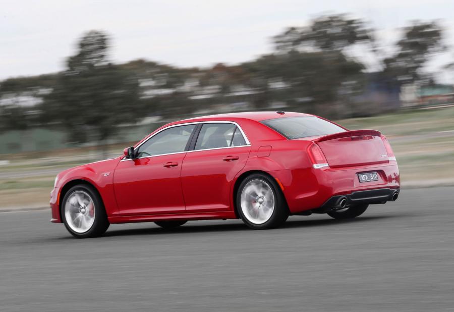  Chrysler 300 SRT (LX2) 2015 года  (AU) (фото 24 из 31)